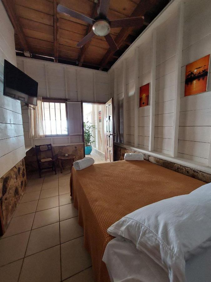 Sunset Bay B&B Brig Bay Екстер'єр фото